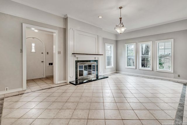 112 CLOVERLEAF AVE, Alamo Heights, TX 78209