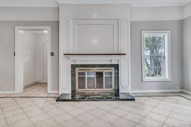 112 CLOVERLEAF AVE, Alamo Heights, TX 78209