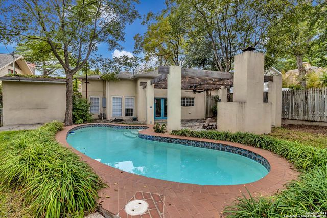 112 CLOVERLEAF AVE, Alamo Heights, TX 78209