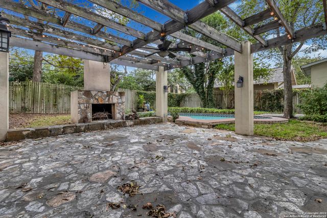 112 CLOVERLEAF AVE, Alamo Heights, TX 78209