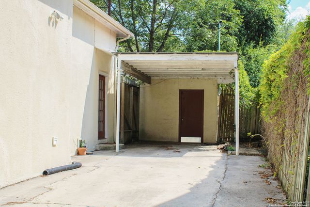 112 CLOVERLEAF AVE, Alamo Heights, TX 78209