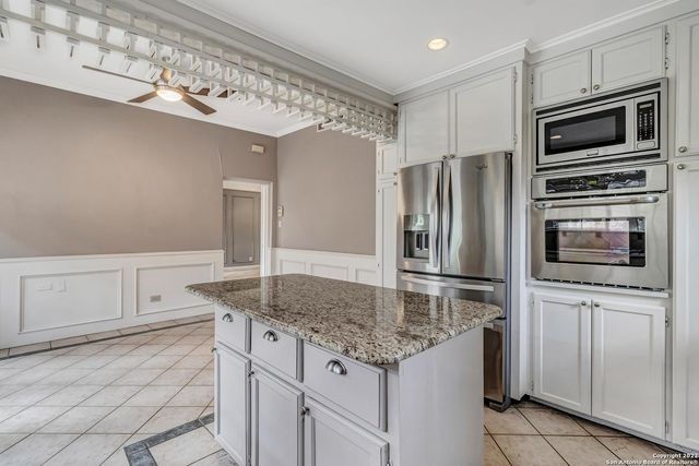112 CLOVERLEAF AVE, Alamo Heights, TX 78209