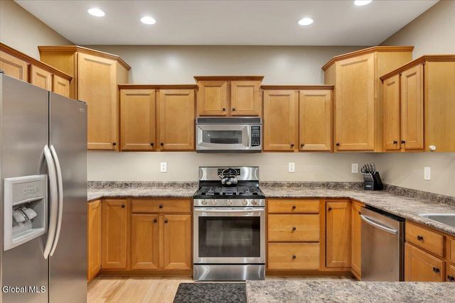 2 Carpenter Way, Clifton Park, NY 12065