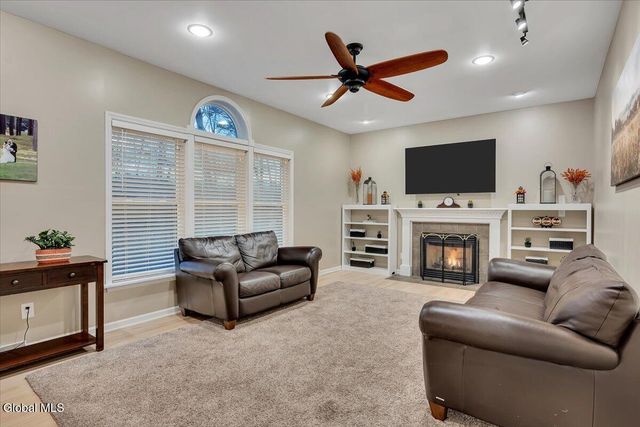 2 Carpenter Way, Clifton Park, NY 12065