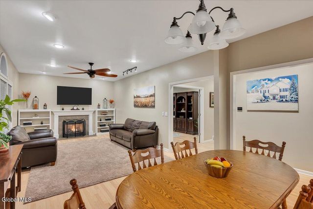 2 Carpenter Way, Clifton Park, NY 12065