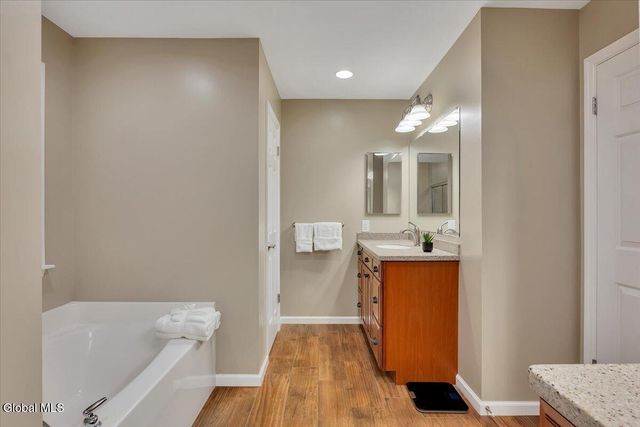 2 Carpenter Way, Clifton Park, NY 12065