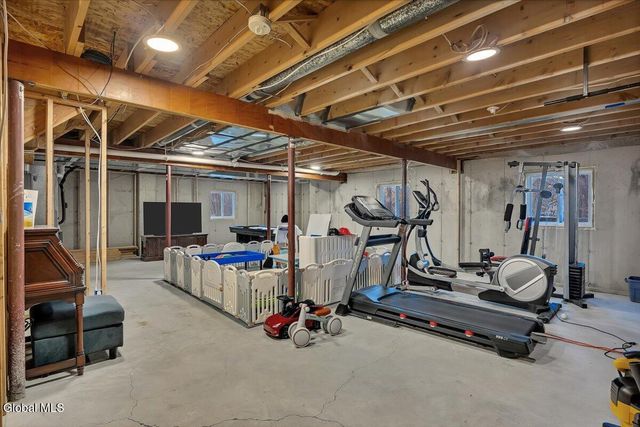 2 Carpenter Way, Clifton Park, NY 12065