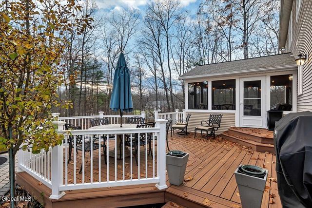 2 Carpenter Way, Clifton Park, NY 12065