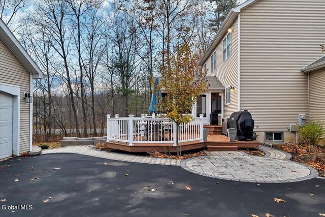 2 Carpenter Way, Clifton Park, NY 12065