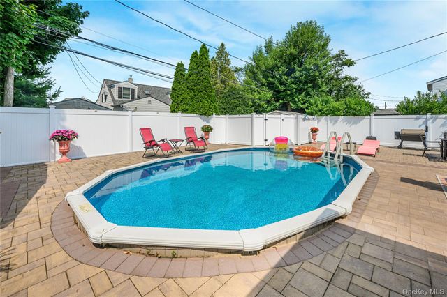 28 Crabtree Lane, Levittown, NY 11756