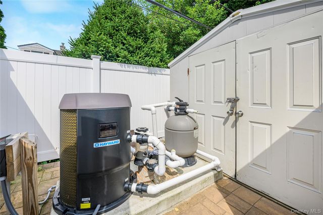 28 Crabtree Lane, Levittown, NY 11756