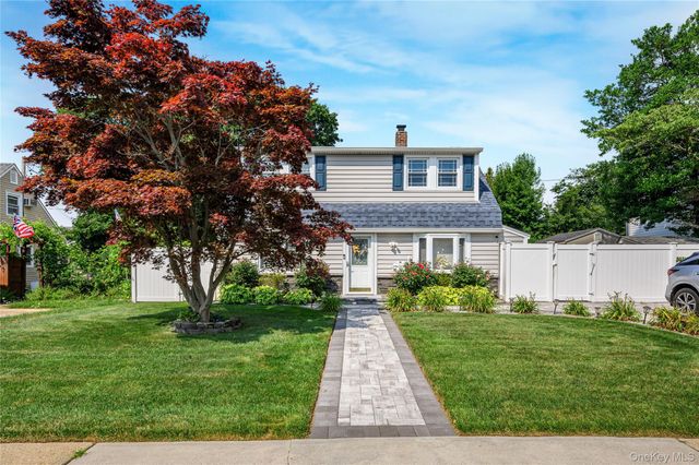 28 Crabtree Lane, Levittown, NY 11756