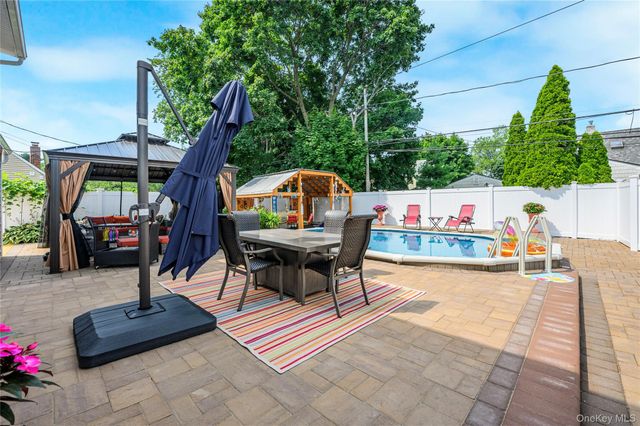 28 Crabtree Lane, Levittown, NY 11756