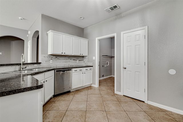 1015 Christine Street, Keene, TX 76031