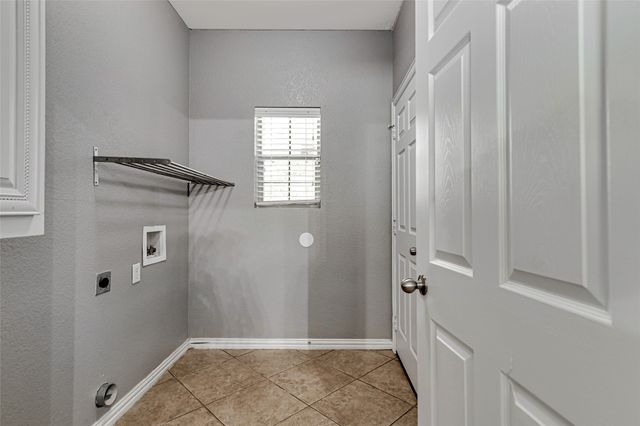 1015 Christine Street, Keene, TX 76031