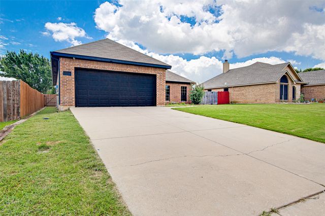 1015 Christine Street, Keene, TX 76031