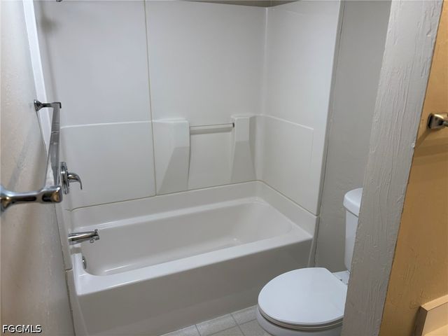 3704 Broadway 214, Fort Myers, FL 33901