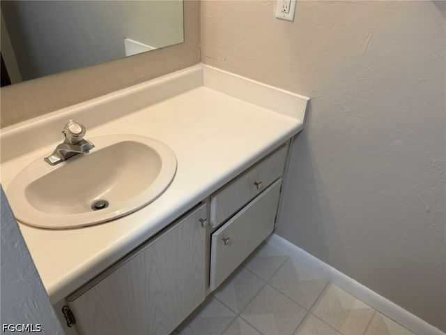 3704 Broadway 214, Fort Myers, FL 33901