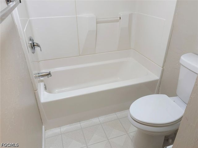 3704 Broadway 214, Fort Myers, FL 33901
