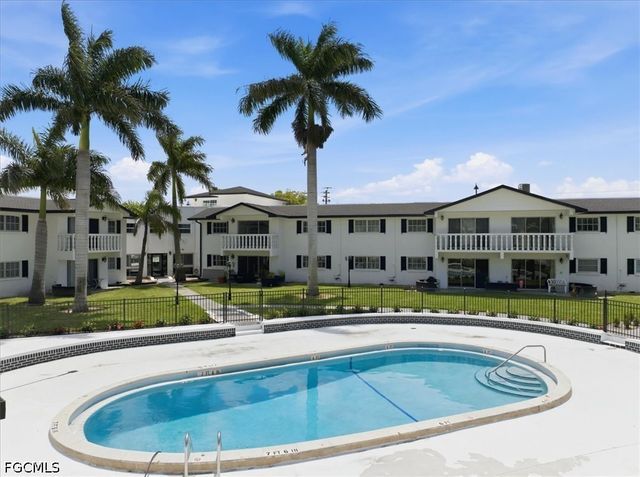 3704 Broadway 214, Fort Myers, FL 33901