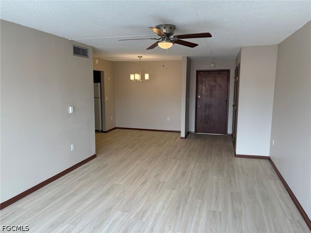 3704 Broadway 214, Fort Myers, FL 33901