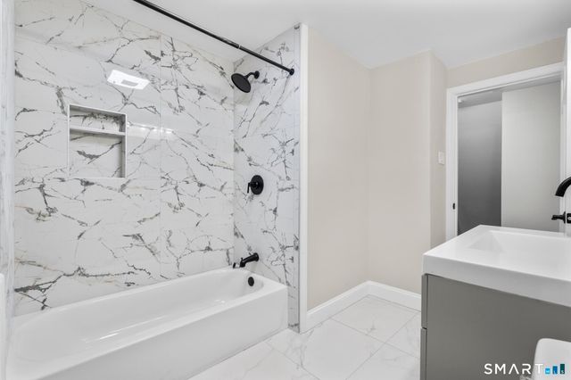 556 Dunbar Hill Road, Hamden, CT 06514