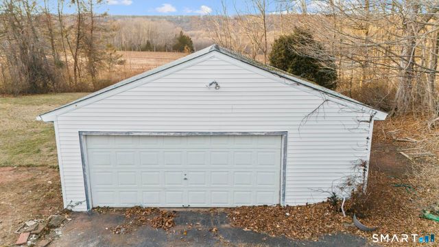 556 Dunbar Hill Road, Hamden, CT 06514