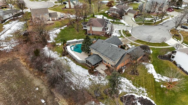 376 Nevada A Court, Frankfort, IL 60423