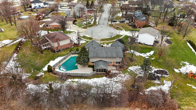 376 Nevada A Court, Frankfort, IL 60423