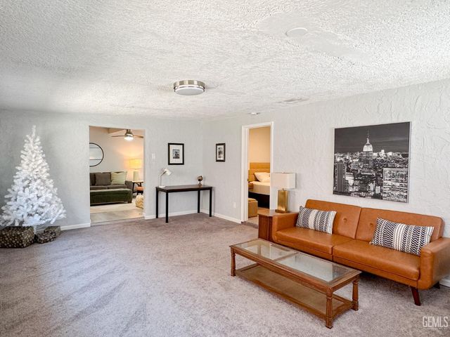 2518 Lynwood Street, Bakersfield, CA 93306