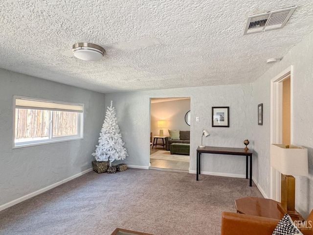 2518 Lynwood Street, Bakersfield, CA 93306