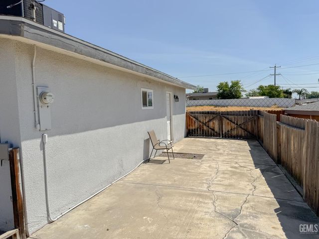 2518 Lynwood Street, Bakersfield, CA 93306