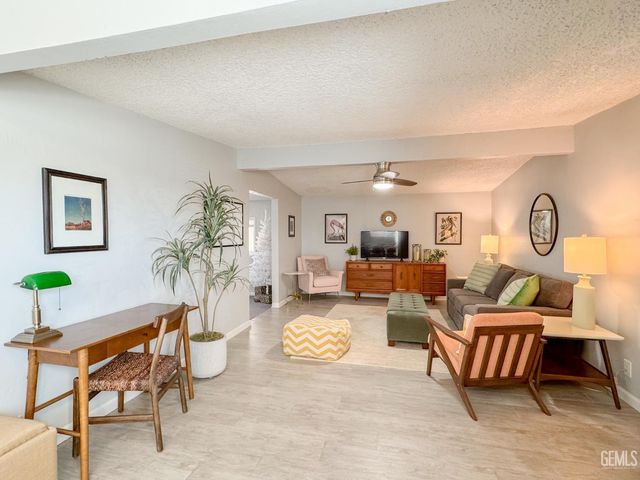 2518 Lynwood Street, Bakersfield, CA 93306