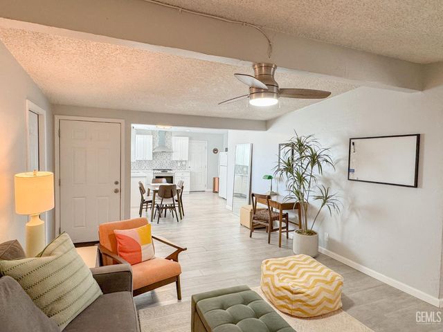 2518 Lynwood Street, Bakersfield, CA 93306