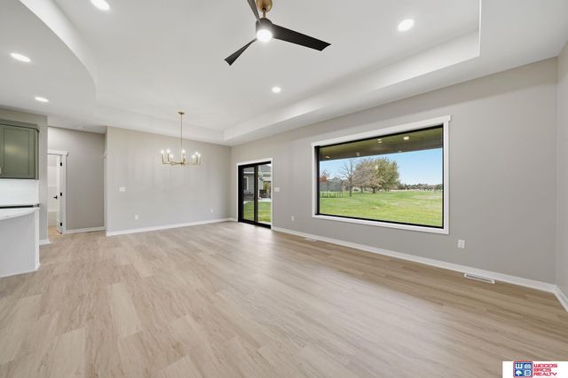 6664 Shadow Ridge Place, Columbus, NE 68601