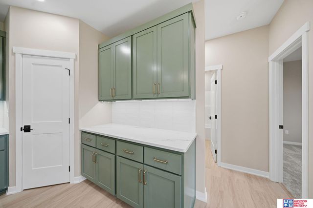 6664 Shadow Ridge Place, Columbus, NE 68601