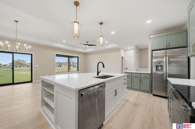 6664 Shadow Ridge Place, Columbus, NE 68601