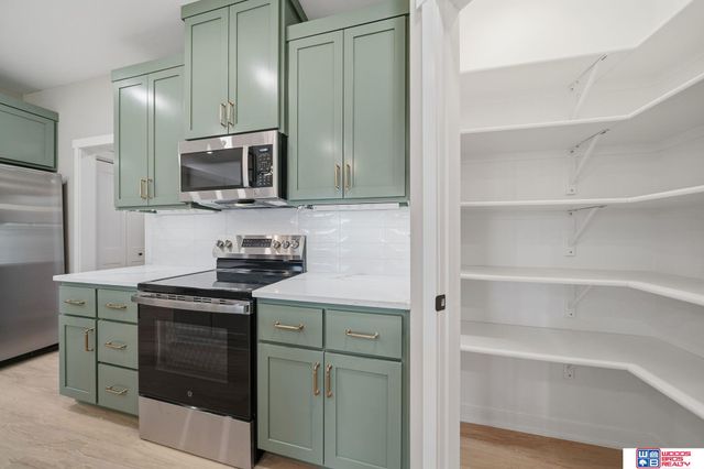 6664 Shadow Ridge Place, Columbus, NE 68601