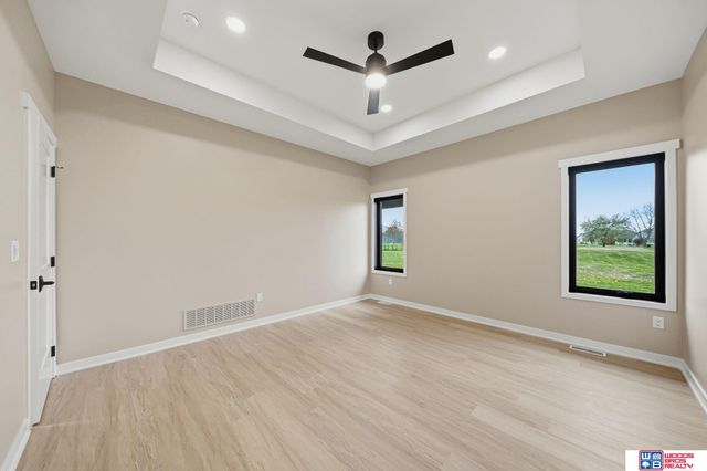 6664 Shadow Ridge Place, Columbus, NE 68601