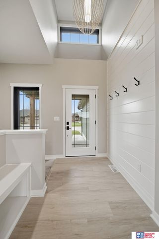 6664 Shadow Ridge Place, Columbus, NE 68601