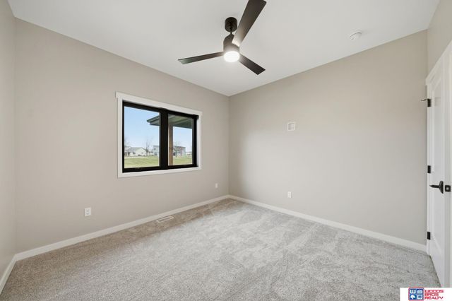 6664 Shadow Ridge Place, Columbus, NE 68601