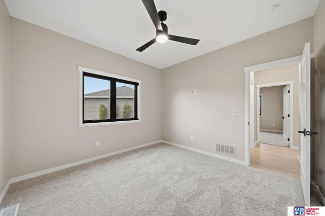 6664 Shadow Ridge Place, Columbus, NE 68601