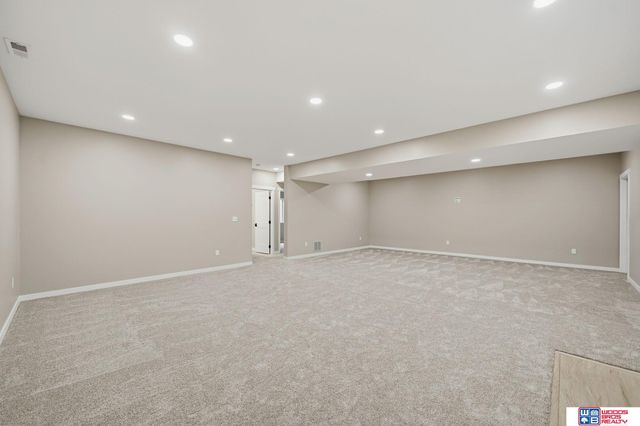 6664 Shadow Ridge Place, Columbus, NE 68601