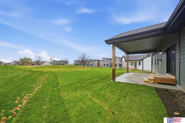 6664 Shadow Ridge Place, Columbus, NE 68601