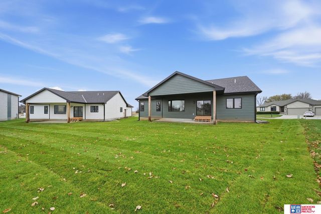 6664 Shadow Ridge Place, Columbus, NE 68601