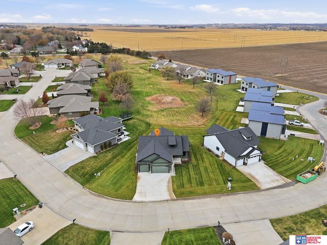 6664 Shadow Ridge Place, Columbus, NE 68601