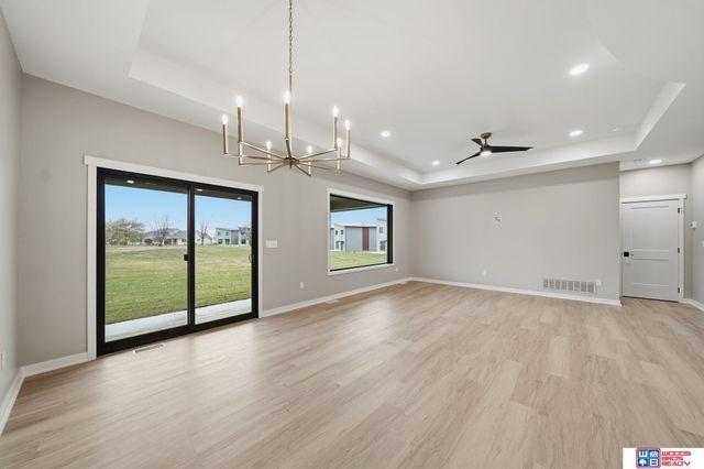 6664 Shadow Ridge Place, Columbus, NE 68601