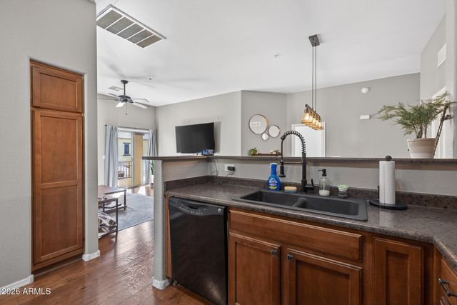 2725 E MINE CREEK Road 2166, Phoenix, AZ 85024