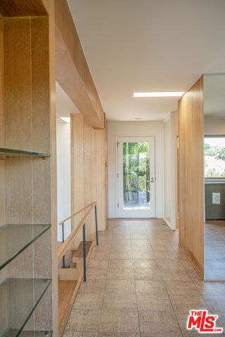 8895 Appian Way, Los Angeles, CA 90046