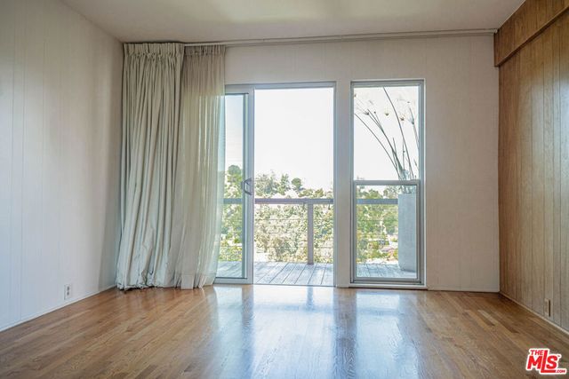 8895 Appian Way, Los Angeles, CA 90046